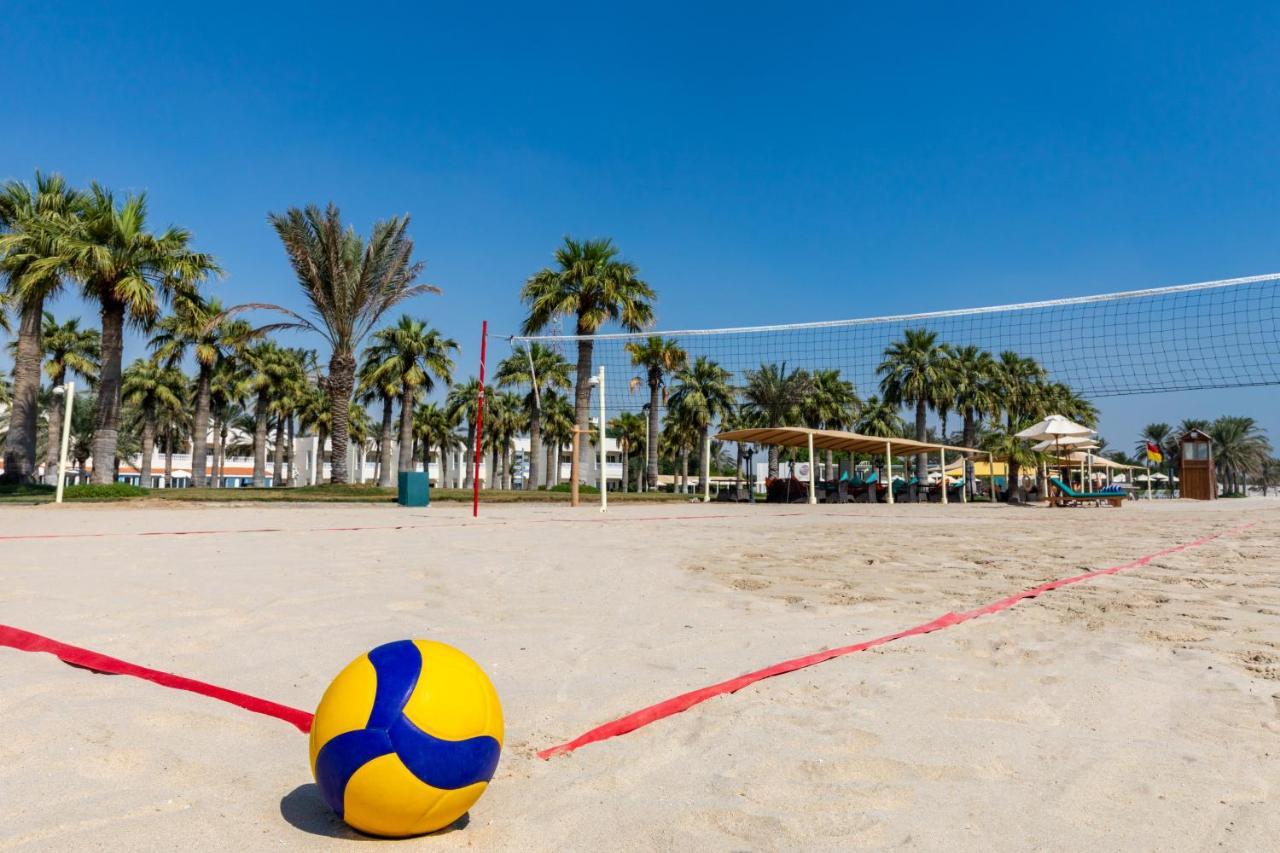 Sealine Beach, A Murwab Resort มีไซอีด ภายนอก รูปภาพ A beach volleyball court