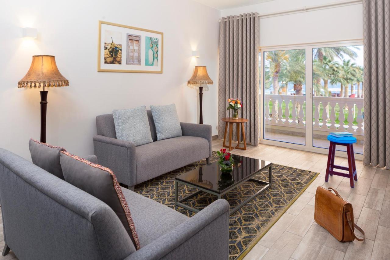 Sealine Beach, A Murwab Resort มีไซอีด ภายนอก รูปภาพ A living room